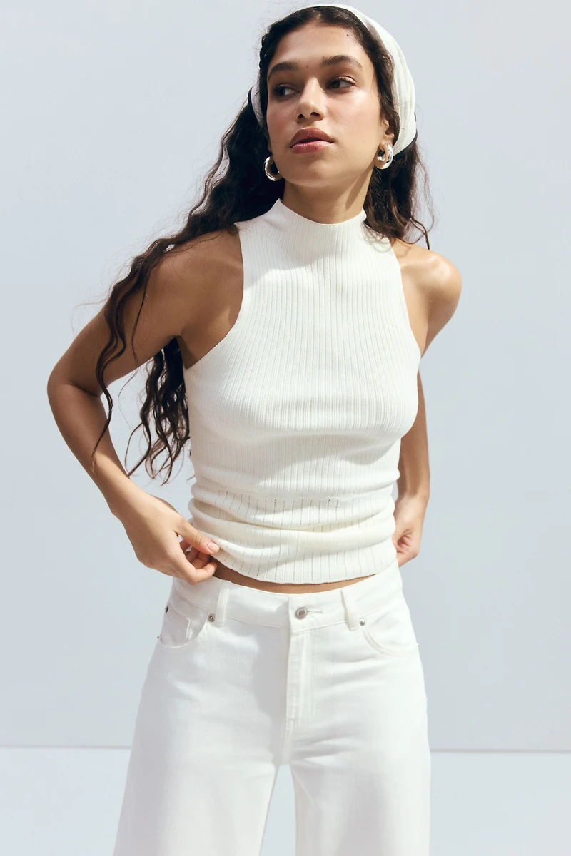 Haut en tricot côtelé avec col cheminée