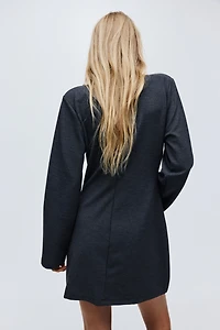 Robe ornée de strass