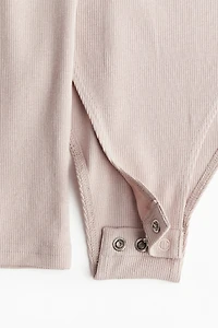 Maillot côtelé avec dos dégagé