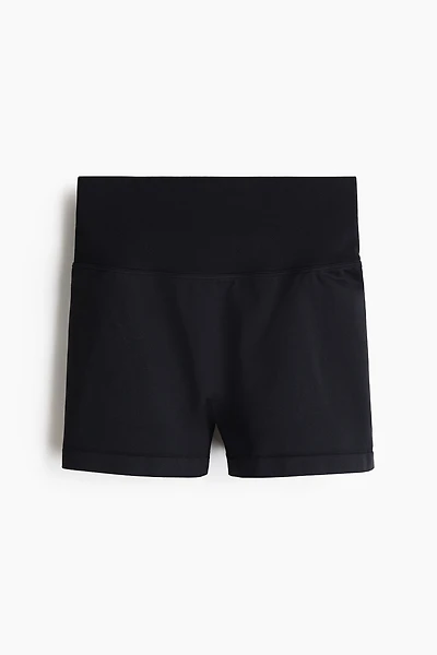 Seamless Scrunch Hot Pants with DryMove™