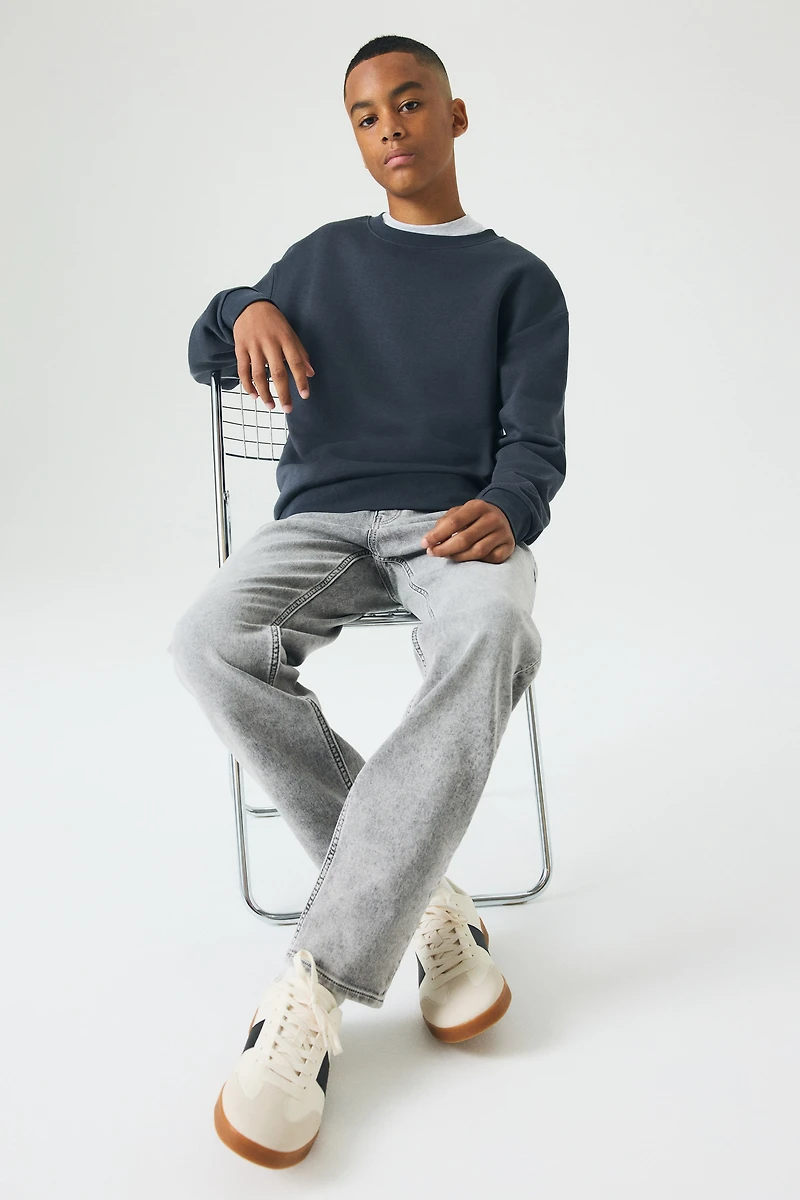 Relaxed Tapered Fit Jeans