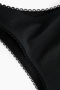 Culotte de bikini audacieuse