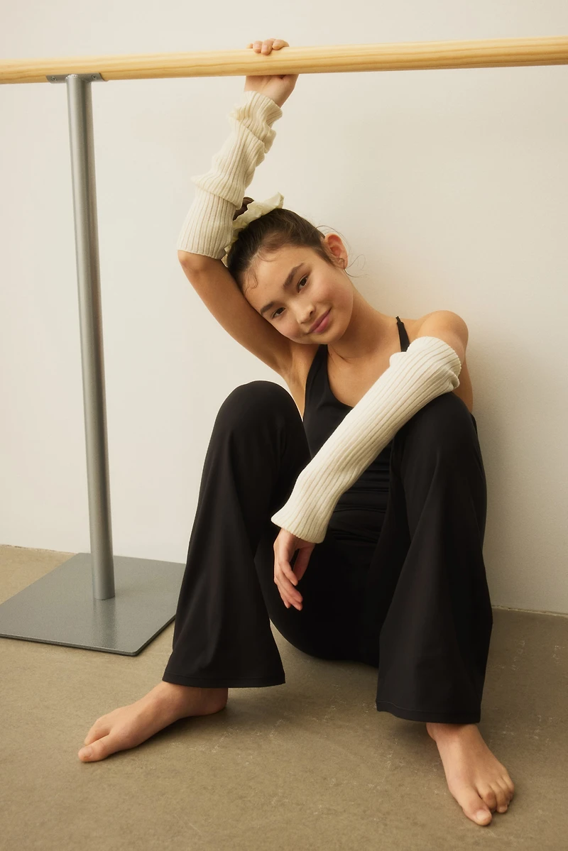 Flared yoga leggings with SoftMove™