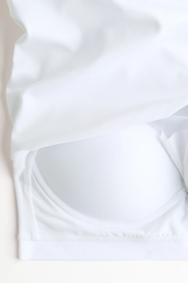 Camisole côtelée moulante rafraîchissante