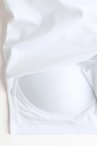 Camisole côtelée moulante rafraîchissante