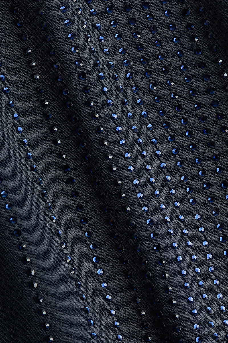 Robe ornée à dos bénitier