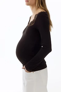 MAMA Lace-Trimmed Top