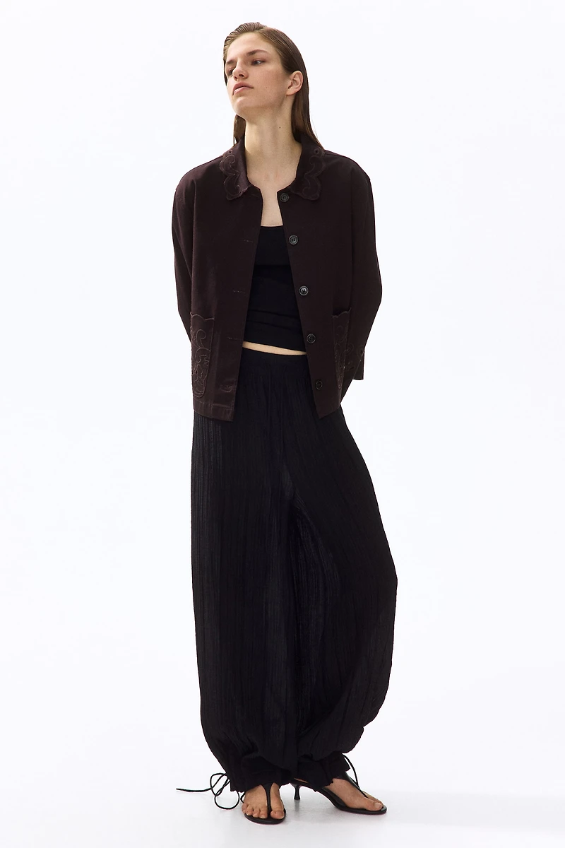 Veste en sergé avec broderie anglaise