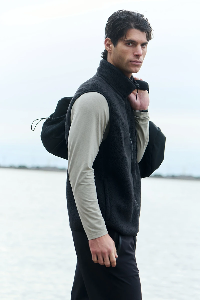 Regular-Fit Teddy Fleece Sports Vest