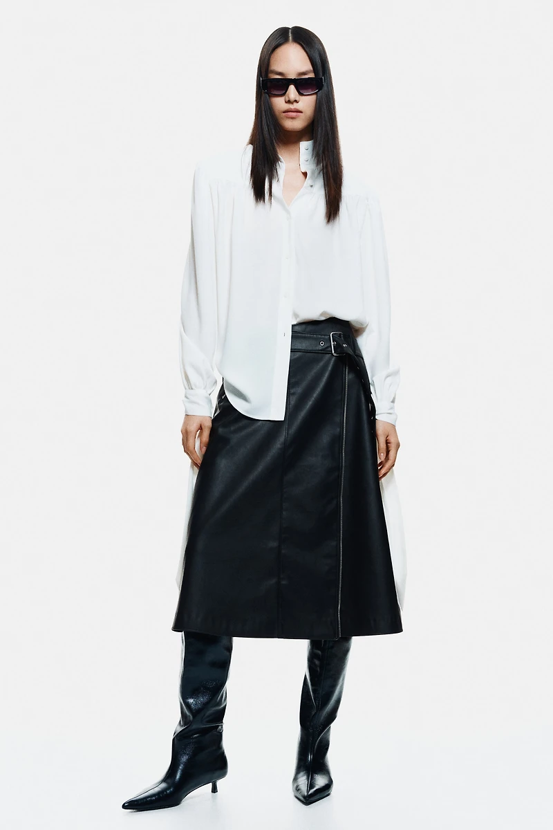 Coated Belt-Detail Skirt