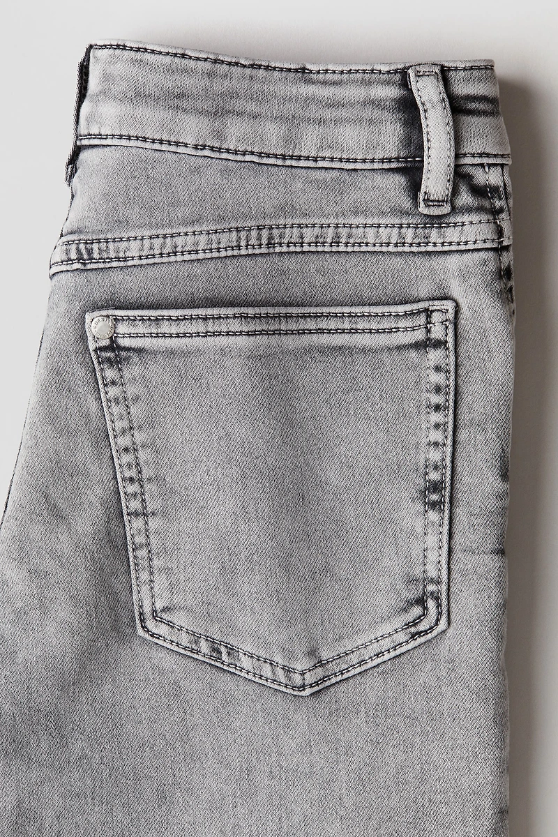 Relaxed Tapered Fit Jeans