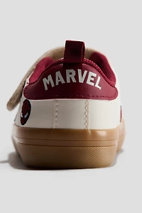 Motif-Detail Barefoot Sneakers