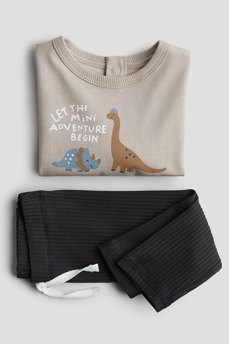Ensemble 2 pièces avec T-shirt et legging