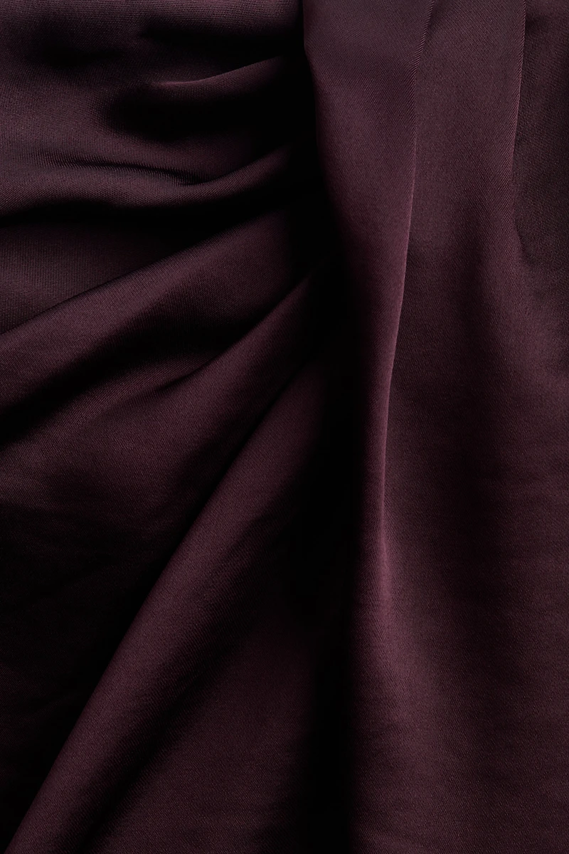 Robe bandeau en satin