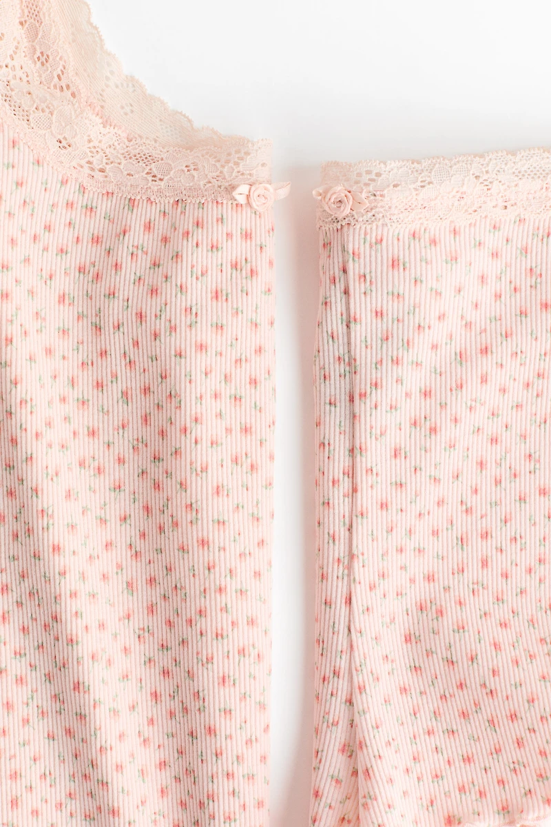 Pyjama côtelé avec dentelle