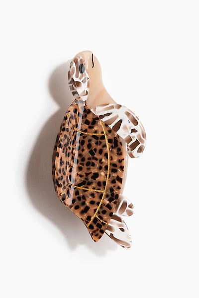 Turtle-shaped hair claw