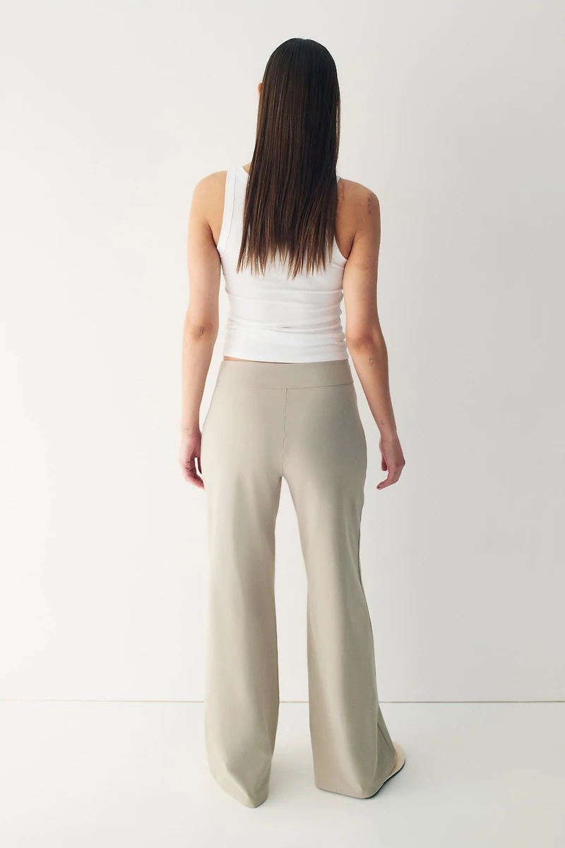 Pantalon large étirable dans tous les sens