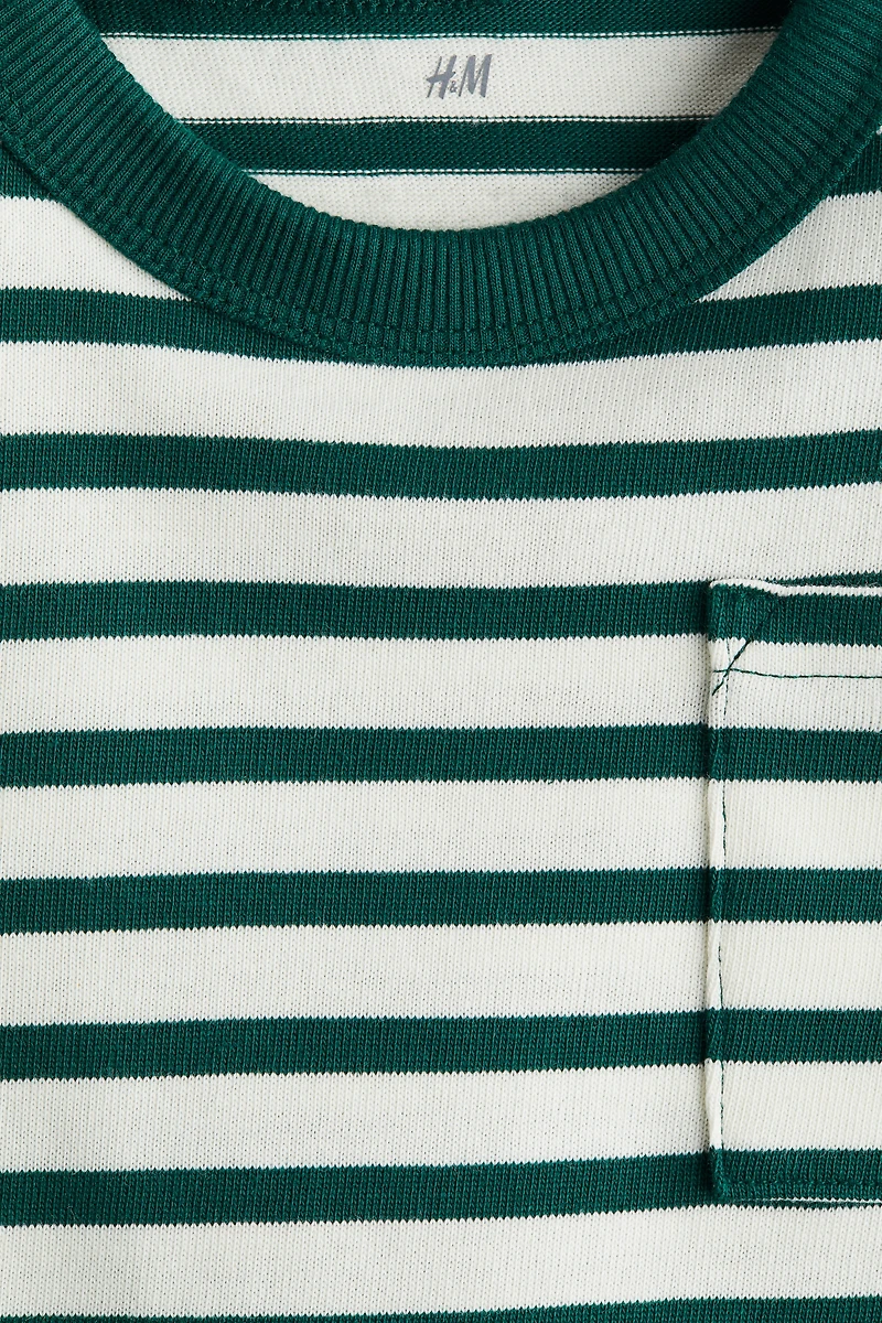 Long-sleeved T-shirt