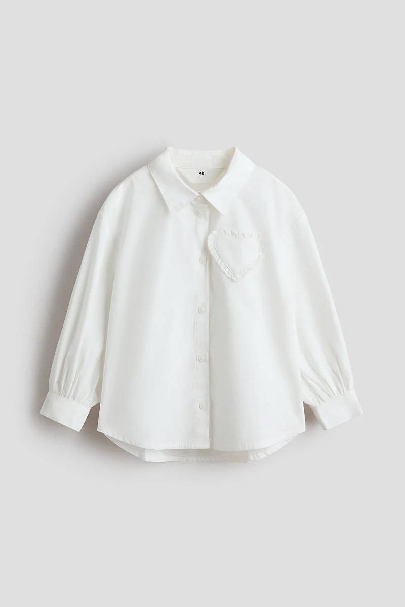 Chemise en popeline avec cœur appliqué