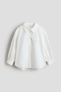 Chemise en popeline avec cœur appliqué