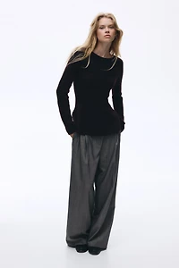 Haut péplum en tricot côtelé