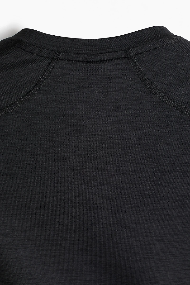 Muscle-Fit Sports Shirt with DryMove™