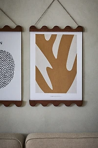 Wavy-edge Poster Hanger