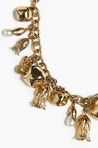 Collier avec breloques