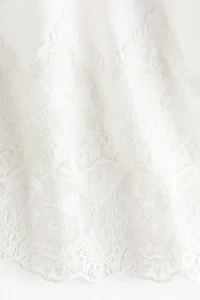 Blouse avec dentelle