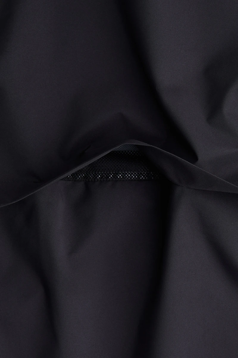 Rain Jacket with StormMove™