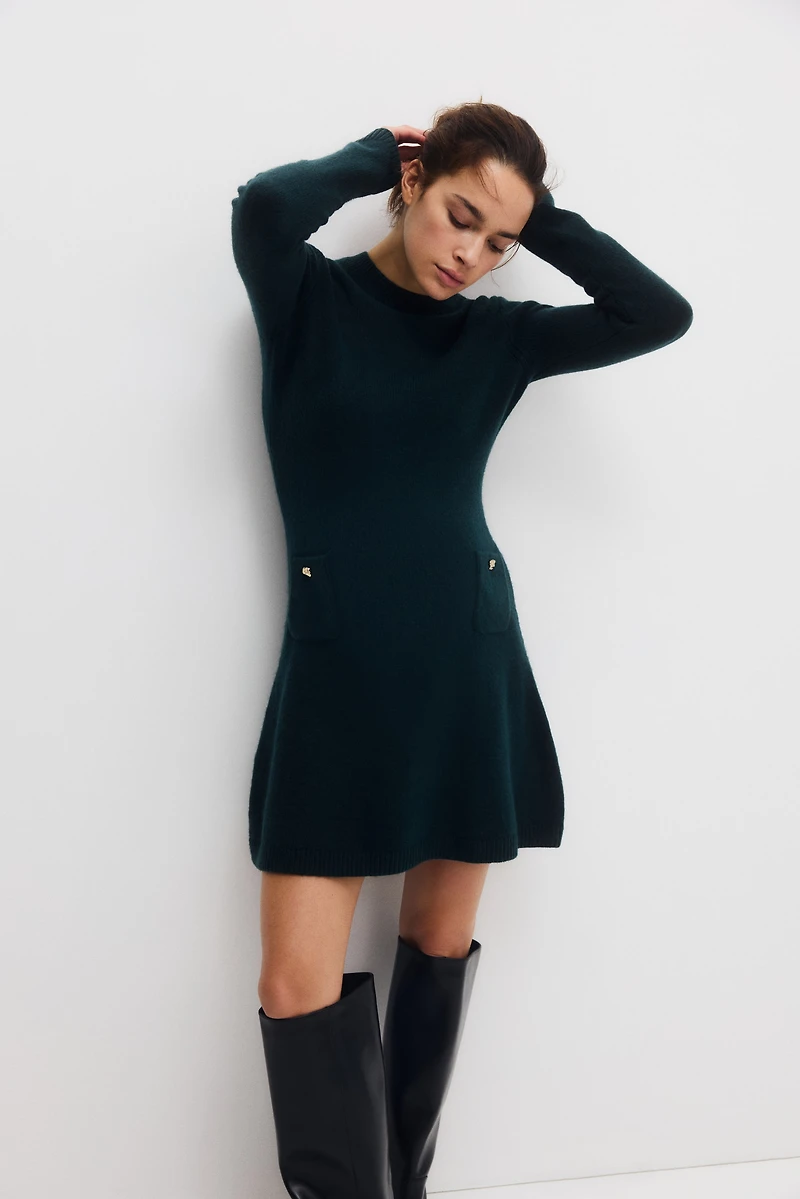 MAMA Robe en tricot avec jupe évasée