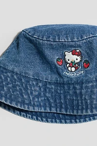 Chapeau en denim avec broderies