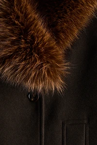 Manteau à fermeture croisée