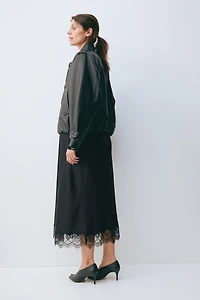 MAMA Jupe en satin avec dentelle