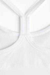Seamless Medium-Support Sports Bra with DryMove™