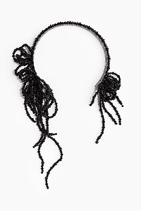 Collier asymétrique avec perles fantaisie