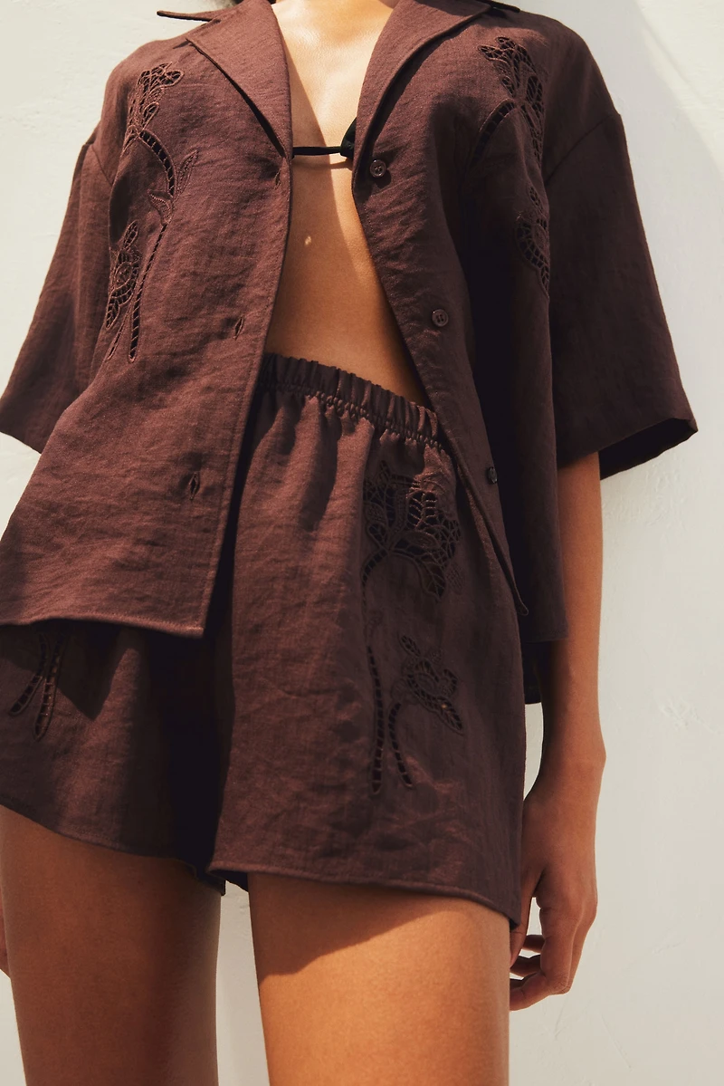 Short avec broderie anglaise