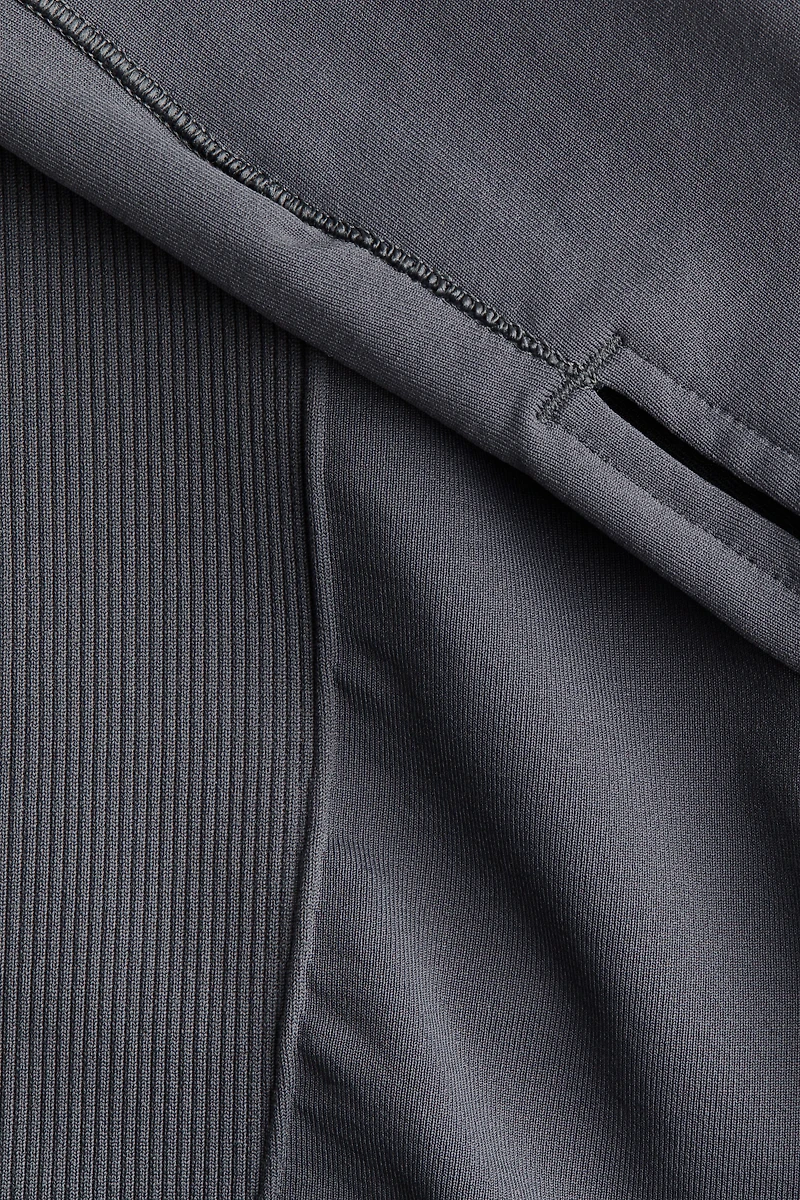 Seamless Activewear Jacket with DryMove™