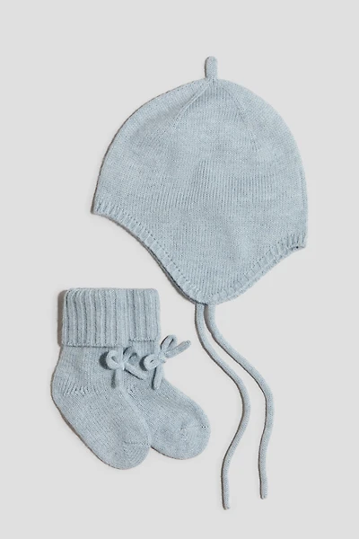 2-Piece Bonnet and Socks Set