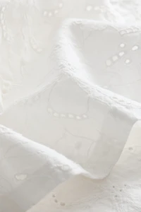 Tablecloth with Eyelet Embroidery