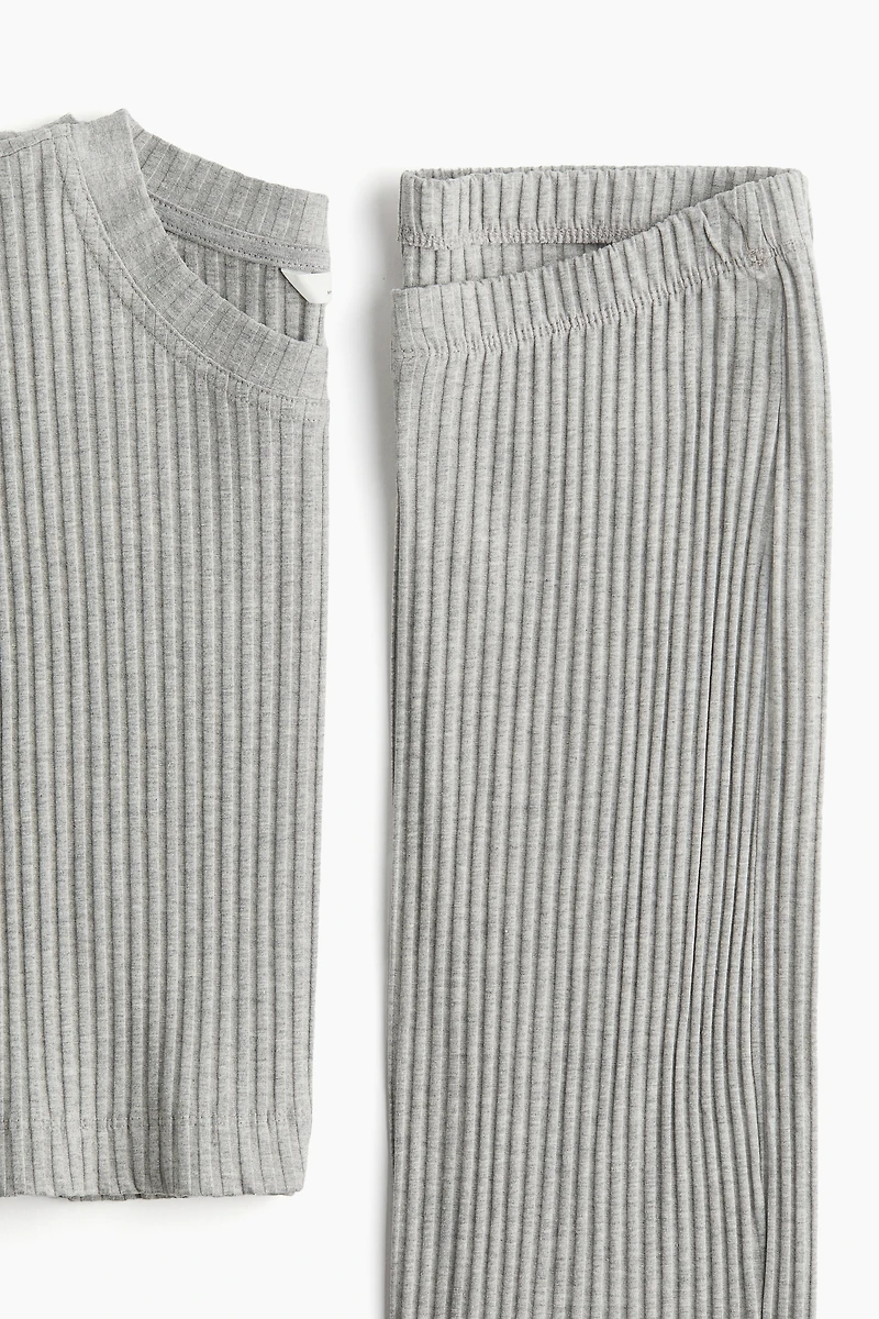 MAMA Crop T-shirt and Pencil Skirt