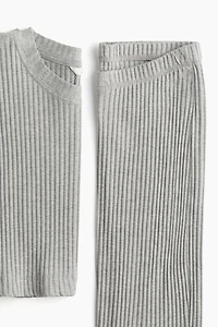 MAMA Crop T-shirt and Pencil Skirt