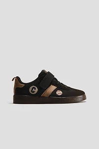 Motif-Detail Sneakers