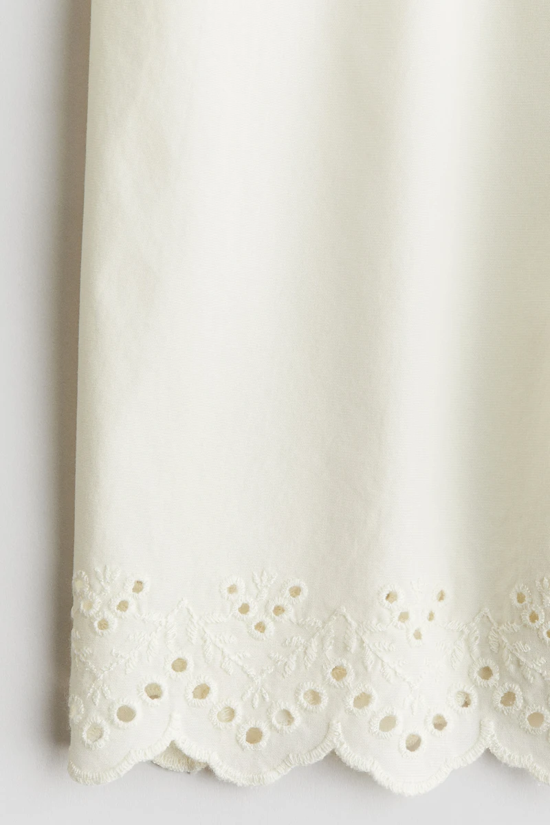 Cropped Pants with Eyelet Embroidery