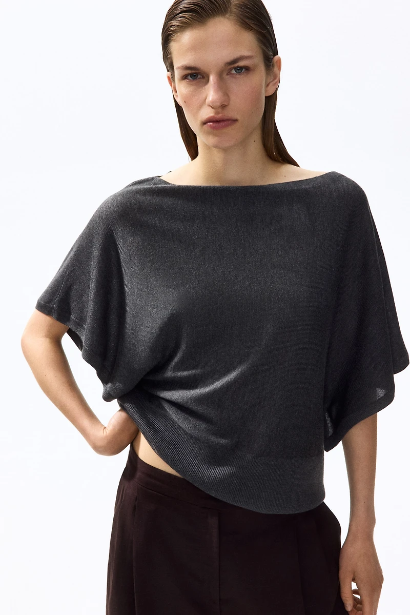 Haut à manches chauve-souris en tricot fin