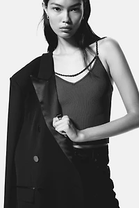 Haut à bretelles en chaîne