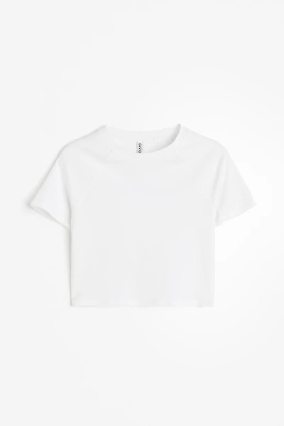 T-shirt court