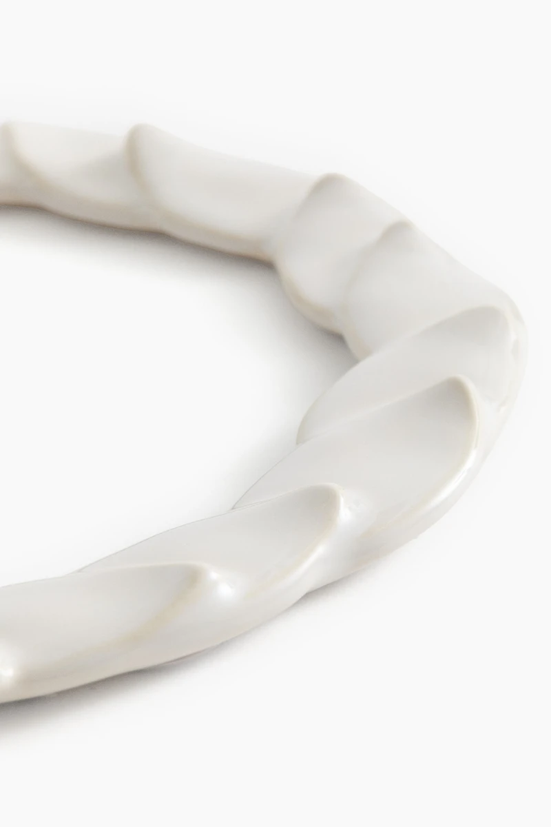 Stoneware Leaf Wreath