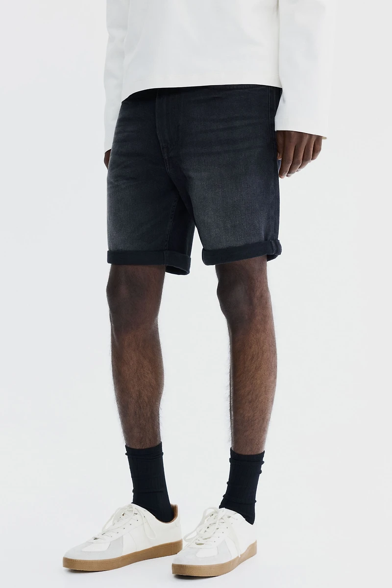Short près du corps en denim