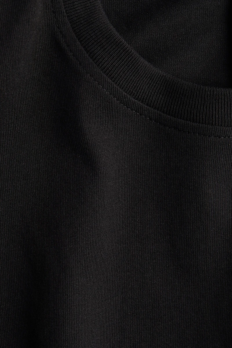 Shoulder-pad T-shirt